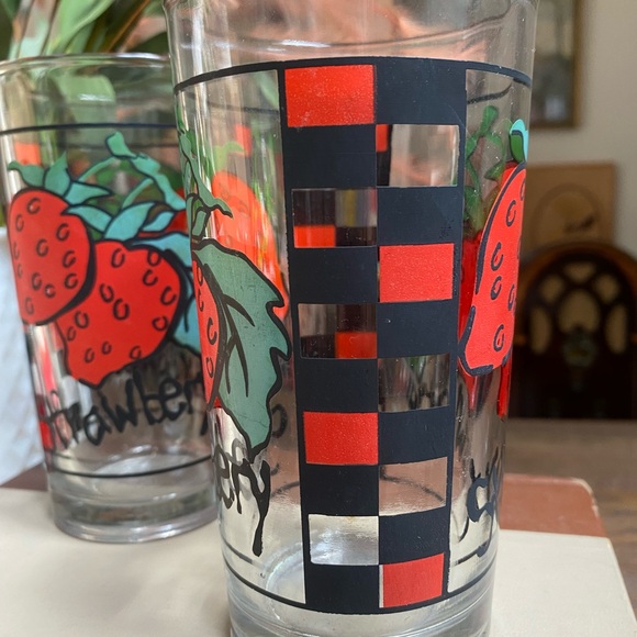 Retro Vintage Strawberry Red/Black Checkered Drink Tumblers Set of 2 - Picture 6 of 6